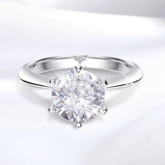 GRA Certified 2 CT Moissanite Ring VVS1 Lab Diamond Solitaire 18K Ring - Picture 1 of 7